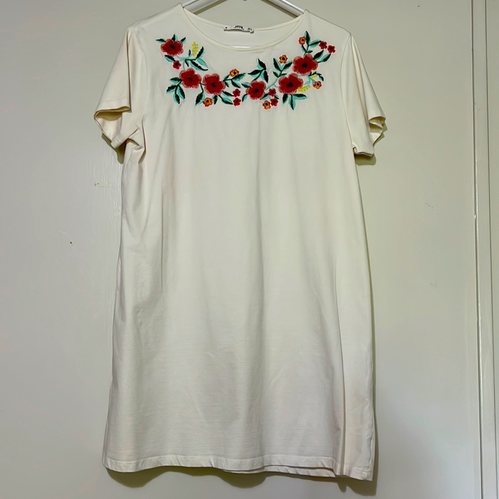 Mango tshirt dress with floral embroidery